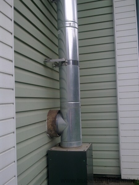 Нержавеющий дымоход от твердотопливного котла.