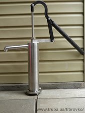 Насос ручной для скважины, поршневой ручной насос. &mdash; Бровко