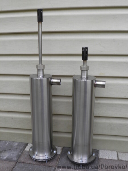 Помпа ручная для воды. Ручной насос для колодца. Ручная помпа для колодца.