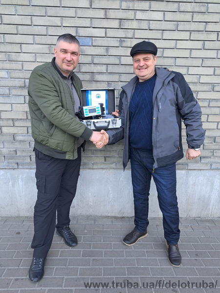 Акустический течеискатель, геофон, детектор утечек воды.