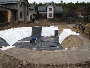 Монтаж бассейна с применением геотекстиля &mdash; Промтекссервис