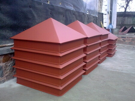 Колпаки на забор.