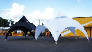 Тент-шатер EXpoDome шириною 4,5 метри