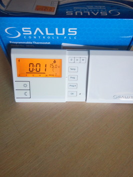 Salus Тижневий програмований кімнатний терморегулятор