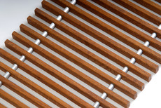 Решітка для внутрипідложного конвектора з дерева