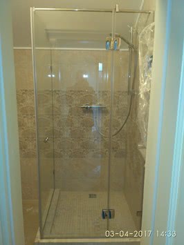 Монтаж душових кабінок маленькой ванной