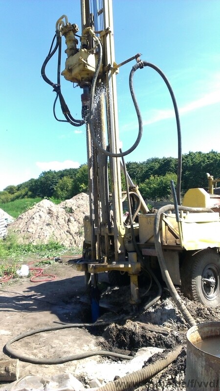 Бурение артезианских скважин