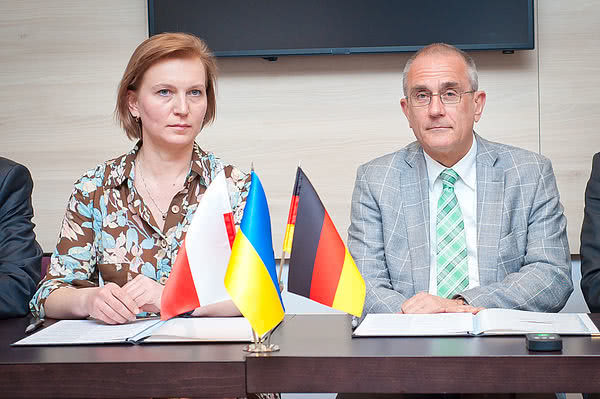 Підписання договору про стратегічне співробітництво між `Енергополь-Україна` і `REHAU`