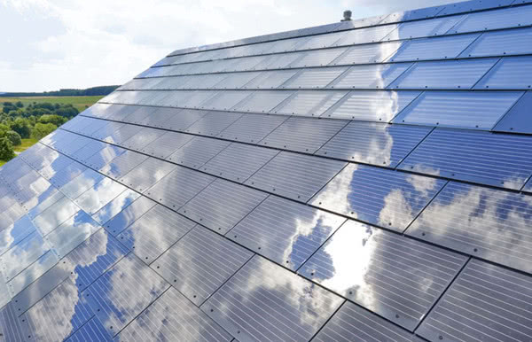 Tesla заявила о намерении создавать солнечные крыши