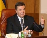 Янукович заявляє, що підвищення тарифів у Києві вивчала урядова група на чолі з Азаровим
