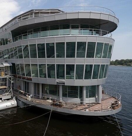 Бизнес-центр "Днепр Плаза" в Киеве