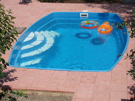 монтаж оборудования стекловолоконного бассейна