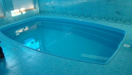 бассейн на обслуживании