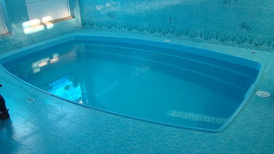 бассейн на обслуживании &mdash; Полюс