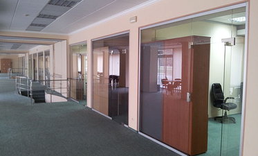 Стеклянные перегородки в офисе — Стеклянный лабиринт Стеклянные перегородки в офисе — Стеклянный лабиринт