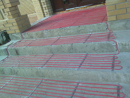 Система снеготаяния на ступенях частного дома