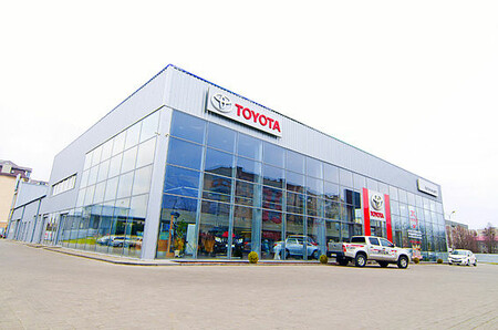 АВТОМОБИЛЬНЫЕ САЛОНЫ