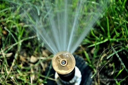 Распылитель серии 1800™/UNI-Spray™ в действии