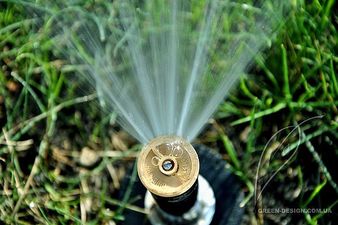 Распылитель серии 1800™/UNI-Spray™ в действии — Green design Распылитель серии 1800™/UNI-Spray™ в действии — Green design