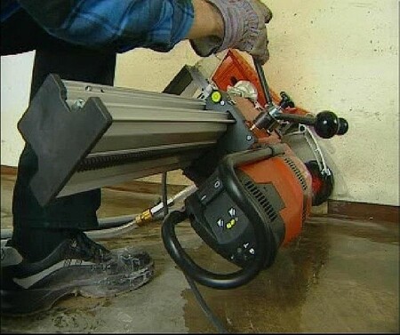 Сверление отверстия производится точно в необходимом месте