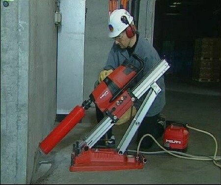 Алмазное бурение отверстий для монтажа инженерных коммуникаций