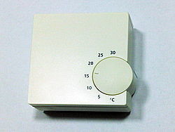 Кімнатний термостат Salus RT10 для електричного конвектора